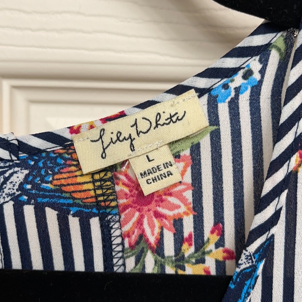 Cap Sleeve Blouse With Bird Pattern - image 4